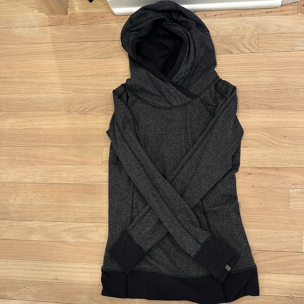 Lululemon hoodie size 6
